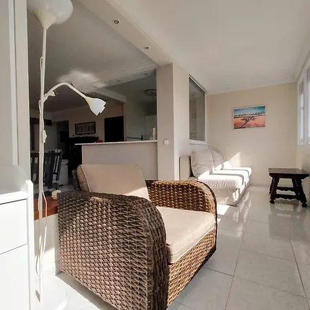 Playamar Pool 公寓 *